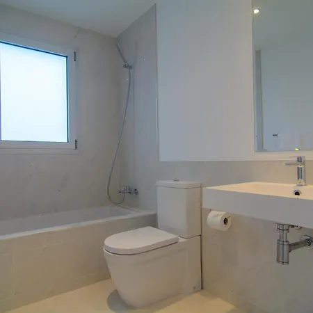 Brand New In Belaire, Pools, Garden * Естепона