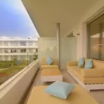 Appartement Brand New In Belaire, Pools, Garden
