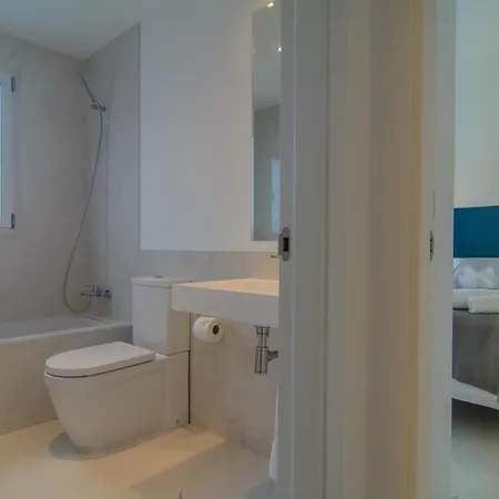 Apartment Brand New In Belaire, Pools, Garden *