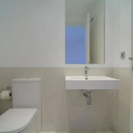 Apartment Brand New In Belaire, Pools, Garden *