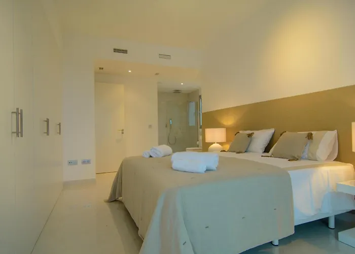 アパート Brand New In Belaire, Pools, Garden エステポナ