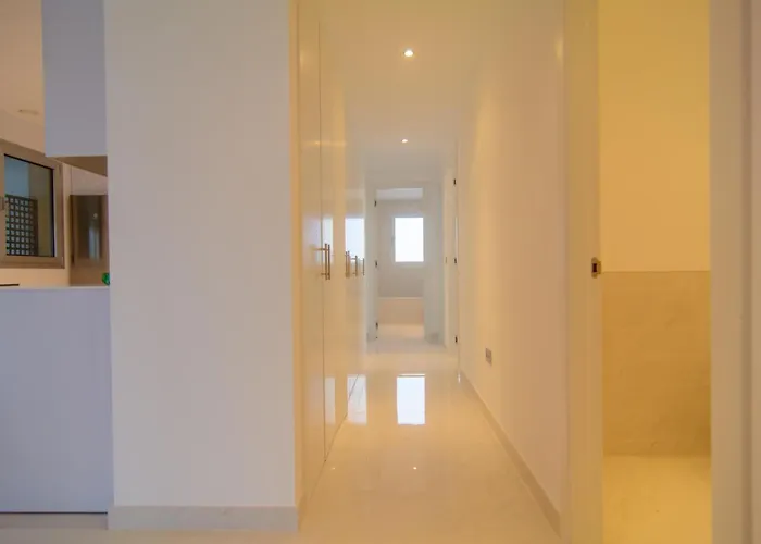 アパート Brand New In Belaire, Pools, Garden *