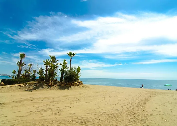 アパート Brand New In Belaire, Pools, Garden